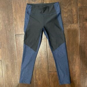 Outdoor voices leggings - like new condition! 3/4 length